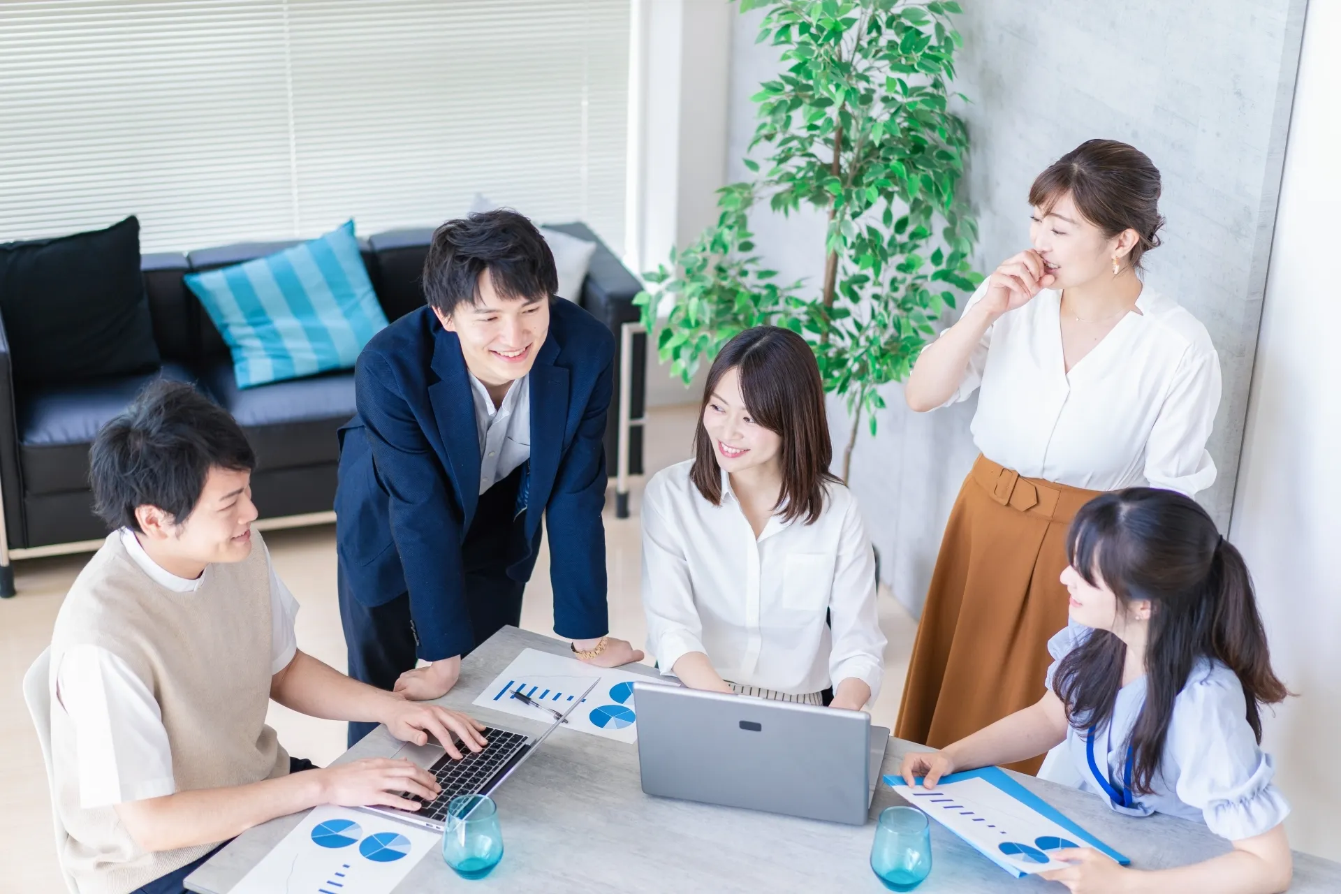 新聞事業以外のグループ会社活用